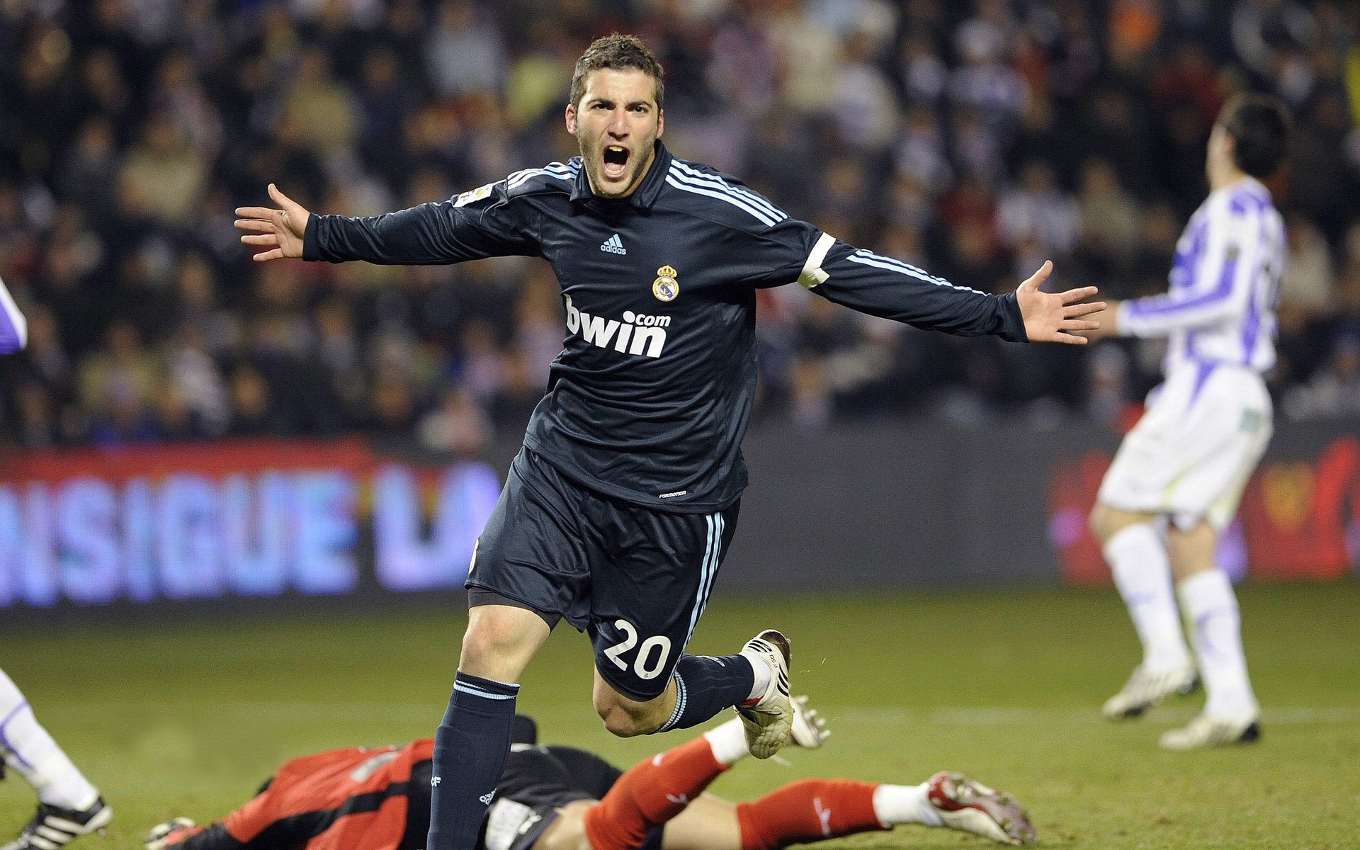 Palmer决赛冷静表现彰显大赛经验